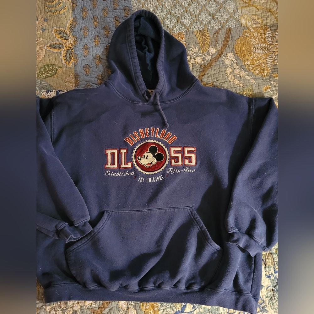 Vintage Disneyland sweatshirt, size XL